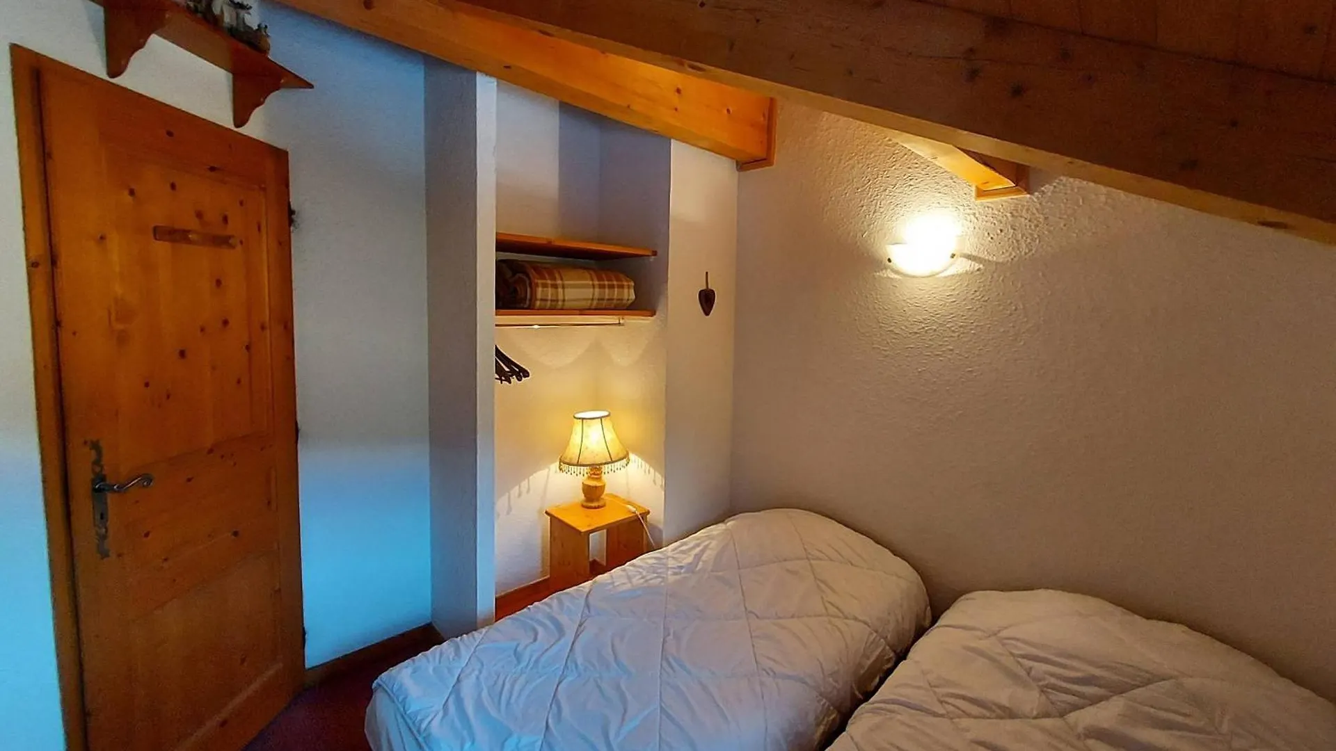 Chalet Ensoleille Sur Pistes, 5 Chambres, Animaux Admis - Fr-1-351-82 La Plagne Holiday home